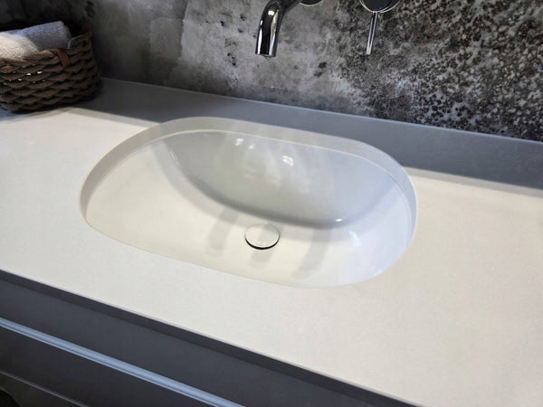 Umywalka Podblatowa 580x390x210 biała owalna ceramiczna z przelewem Omeble 7